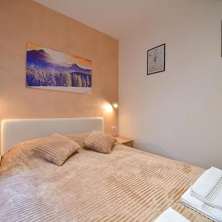 아파트 Zvezdana Noc